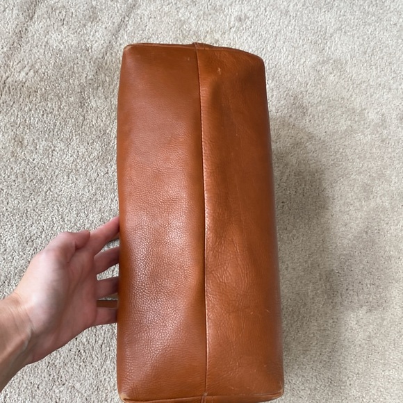 Madewell Transport Leather Tote - Picture 5 of 9